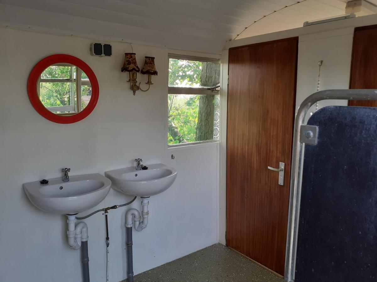 Wijndomein De Vier Ambachten -Overnachten In De Wijngaard Simonshaven Eksteriør billede
